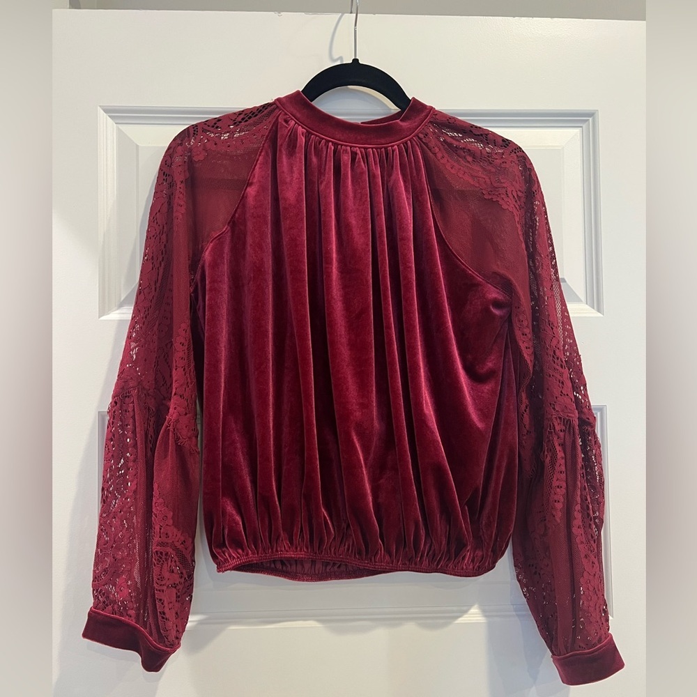 FREE PEOPLE Red/Raspberry Lace Balloon Sleeve Velvet Top Size XS EUC
